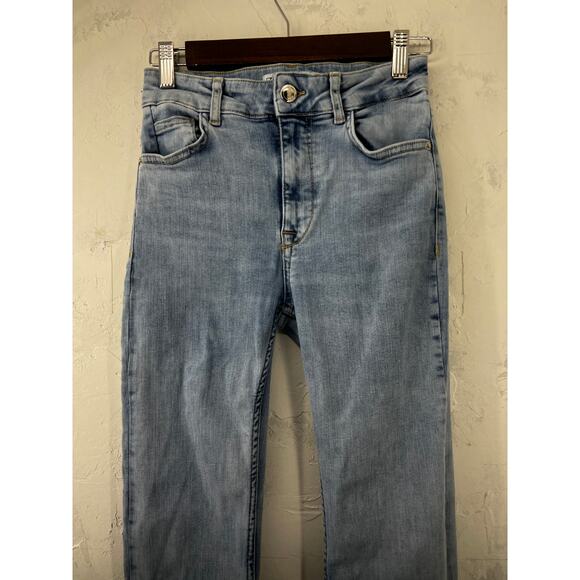 ZARA Jeans Boot Cut Leg Light Wash Women's Size 2 - Picture 8 of 8